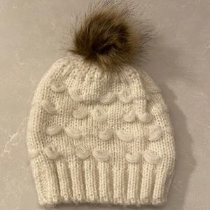 Kids cream pom cable-knit hat- good condition!